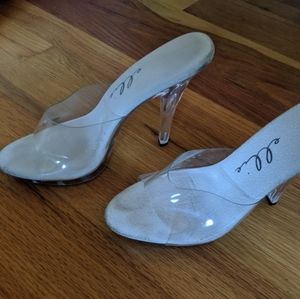 Ellie posing competition heels clear